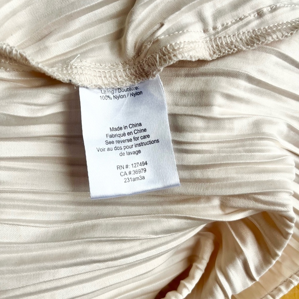 Heartloom Boho White One-Shoulder Satin Feel Crop top Size Medium - Picture 5 of 6